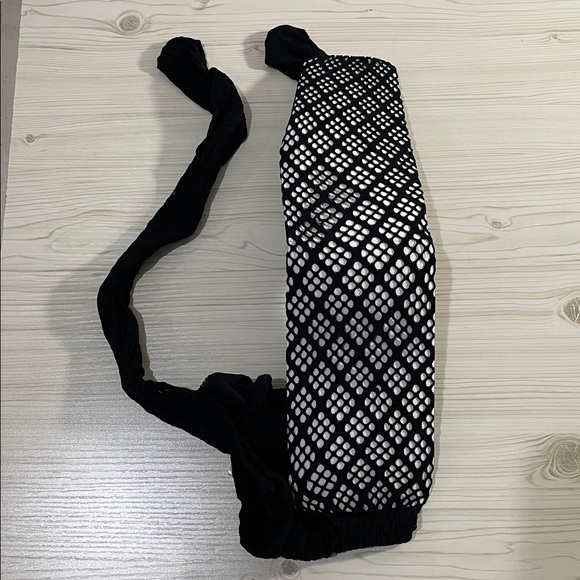 Steve Madden Two Pairs Fishnet Diamond Tights NWOT - Picture 2 of 3